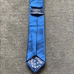 Charles Thrwhitt skinny blue tie
